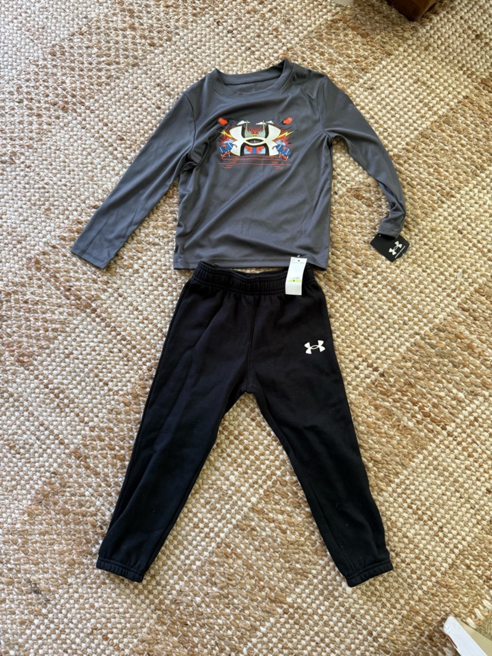 Under Armour Gray Long Sleeve Top & Black Joggers Set